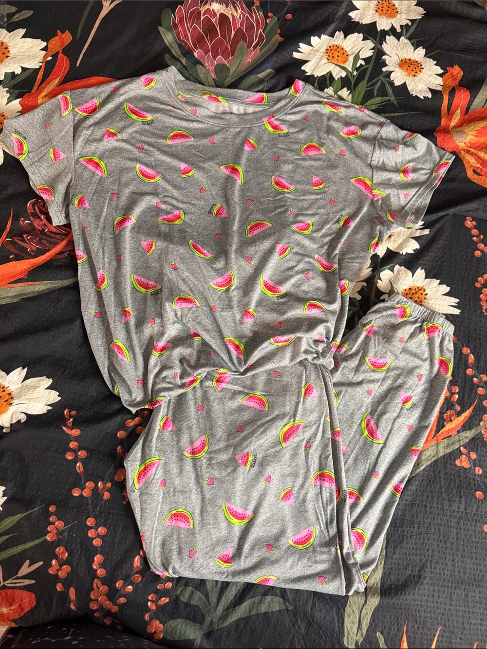 Joys in L Women’s Gray Watermelon-Print Pajama Set - Short Sleeve & joggers